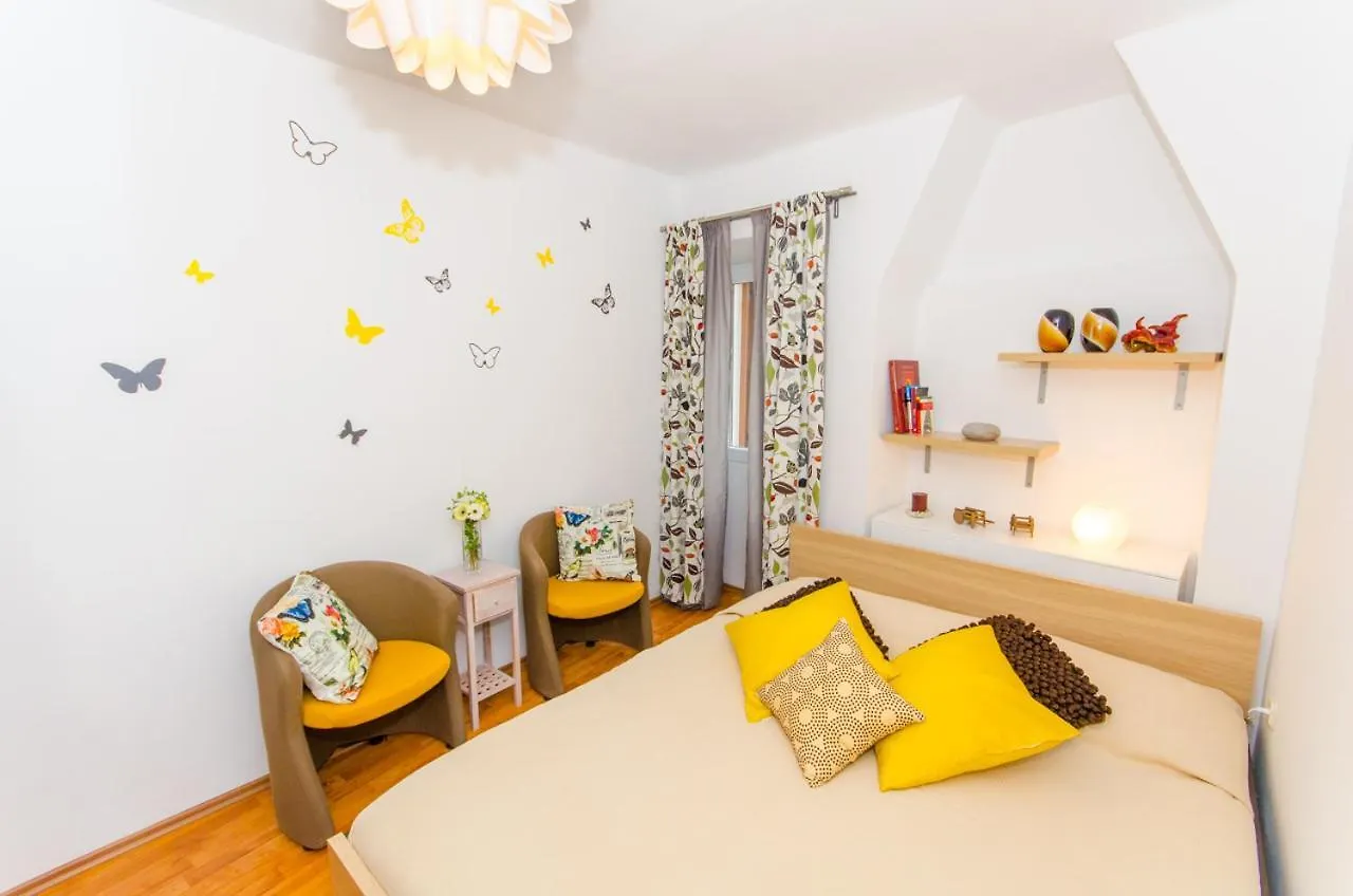 Studios Anna Rovigno 0*,  Croazia